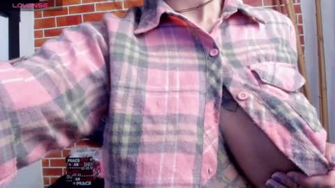 Snapshot of marllena chatting on March 8, 11:35 am mar online show from March 8, 11:35 am