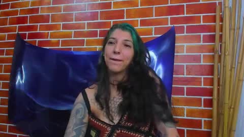 Snapshot of marllena chatting on December 18, 12:07 pm mar online show from December 18, 12:07 pm