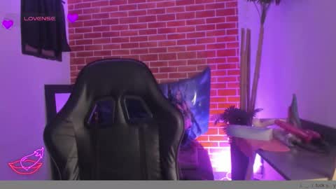 Snapshot of marllena chatting on October 18, 12:19 pm mar online show from October 18, 12:19 pm