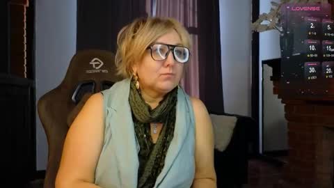 marta_wils online show from October 25, 5:26 am
