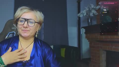 marta_wils online show from October 28, 3:56 am