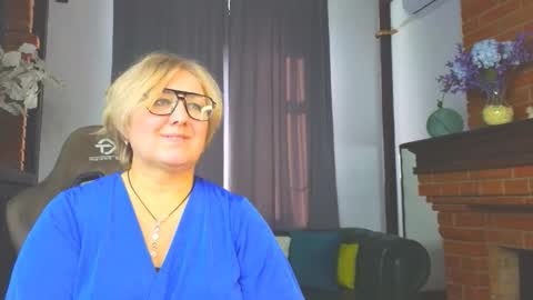 marta_wils online show from October 31, 7:01 am