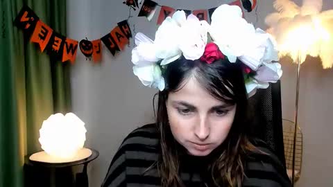 martaedams online show from October 25, 6:32 am