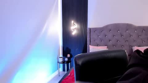 Snapshot of martina_foxy_ chatting on October 21, 1:04 pm MARTINA online show from October 21, 1:04 pm