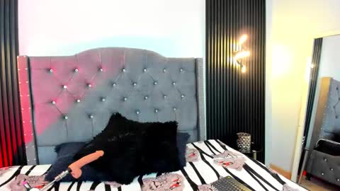 Snapshot of martina_foxy_ chatting on October 6, 12:44 pm MARTINA online show from October 6, 12:44 pm