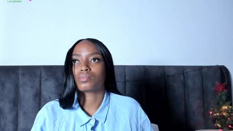Laura online show from December 14, 8:51 pm