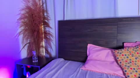martina mIIler online show from February 4, 12:55 pm