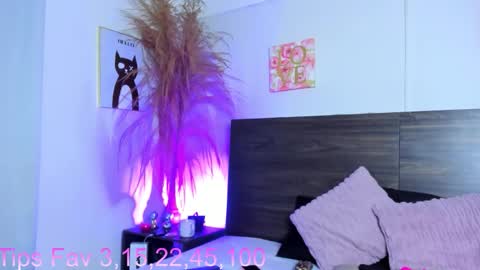 Snapshot of martina_miiller chatting on October 23, 12:44 pm martina mIIler online show from October 23, 12:44 pm