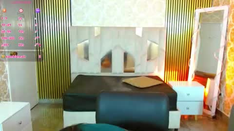 Snapshot of martina_tay chatting on October 25, 3:25 am Hey im martina online show from October 25, 3:25 am