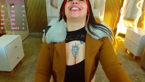 Snapshot of martina_tay chatting on October 3, 3:55 am Hey im martina online show from October 3, 3:55 am