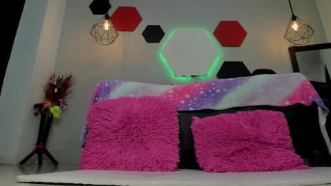 Snapshot of martinaclark chatting on September 28, 3:46 am Martina online show from September 28, 3:46 am