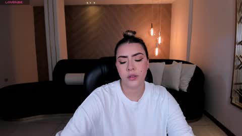 Snapshot of martinnabonnet chatting on December 17, 10:12 am Martinna Bonnet online show from December 17, 10:12 am