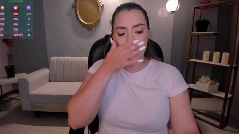 Snapshot of martinnabonnet chatting on December 26, 11:21 am Martinna Bonnet online show from December 26, 11:21 am