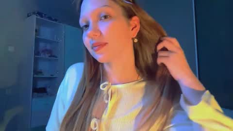 Emily online show from October 4, 8:13 pm