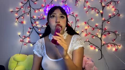 Snapshot of maru__chan chatting on October 1, 6:51 am Maru online show from October 1, 6:51 am