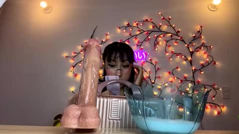 Snapshot of maru__chan chatting on October 12, 3:42 am Maru online show from October 12, 3:42 am