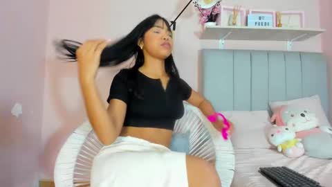 Snapshot of mary_cute9 chatting on September 15, 12:46 pm mary_cute9 online show from September 15, 12:46 pm