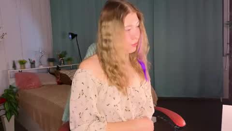 Im Mary online show from September 8, 9:03 pm