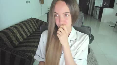 Mary Jane online show from April 18, 6:38 am