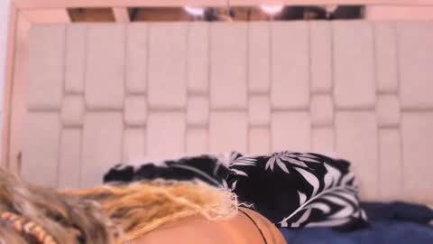 Snapshot of mary_kisss chatting on September 18, 8:29 pm online show from September 18, 8:29 pm