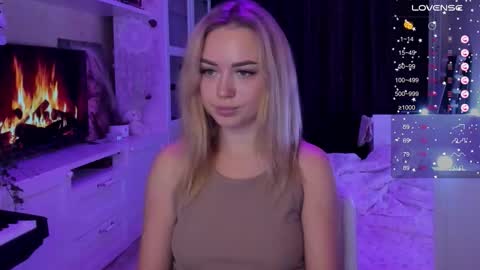 Mary online show from October 11, 8:33 pm