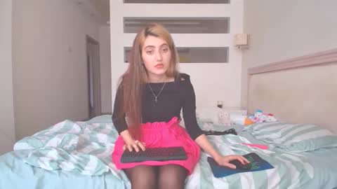 Snapshot of marya442004 chatting on October 19, 11:12 am marya442004 online show from October 19, 11:12 am