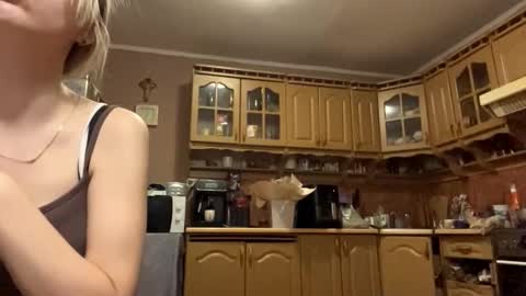 Tessa  online show from March 2, 9:31 pm