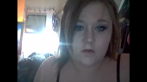 Snapshot of maryjane7036 chatting on December 21, 9:33 am maryjane7036 online show from December 21, 9:33 am