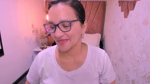 Snapshot of marylinmilf chatting on October 1, 7:52 pm Marylin online show from October 1, 7:52 pm