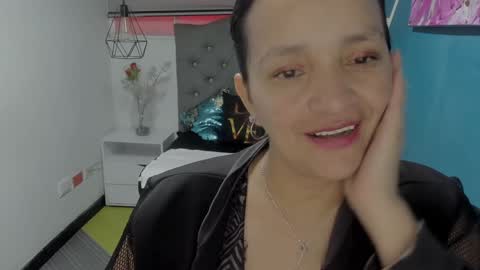 Marylin online show from December 4, 8:18 pm