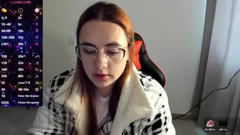 Dulce Maria online show from October 14, 4:31 pm