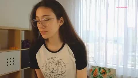 Hi Im Olivia Im new here3 online show from March 21, 3:33 am