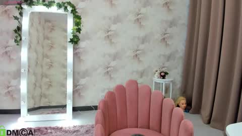 Luucy UTC1 Mon Tue Wed Thu Fri 0500-1130 online show from September 18, 3:16 am