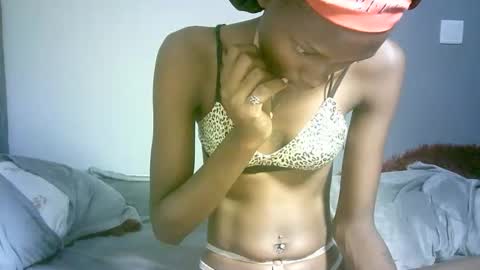 maskgang001 online show from February 4, 2:14 am