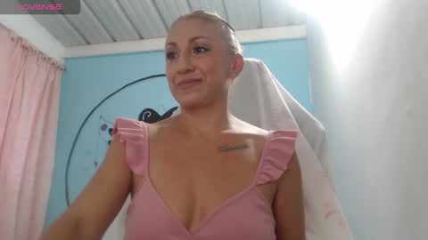 massiel ferreti online show from November 11, 10:40 pm