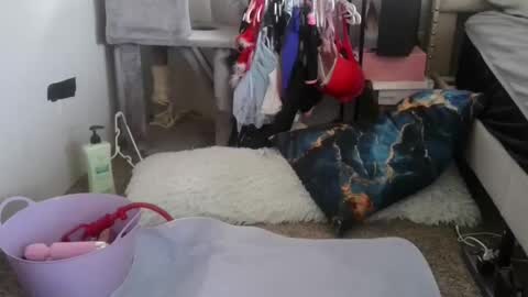 alex online show from April 19, 7:27 pm