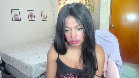 Snapshot of matilde27 chatting on October 13, 1:36 pm Daniela online show from October 13, 1:36 pm