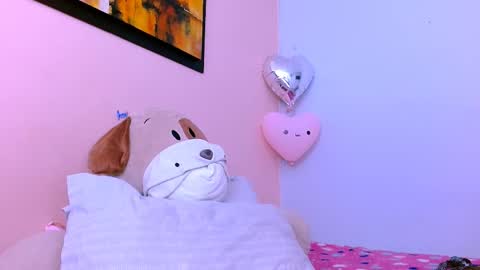 Snapshot of mattilda_18 chatting on March 8, 7:13 am mattilda_18 online show from March 8, 7:13 am