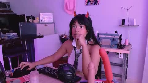 mattilda_18 online show from September 30, 8:13 pm