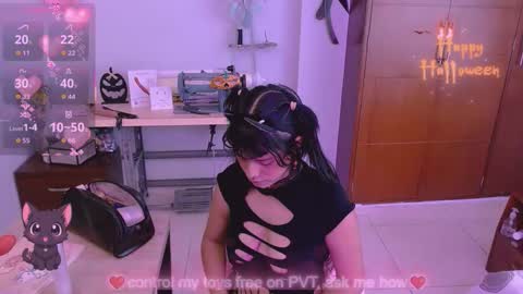 mattilda_18 online show from October 27, 8:36 pm