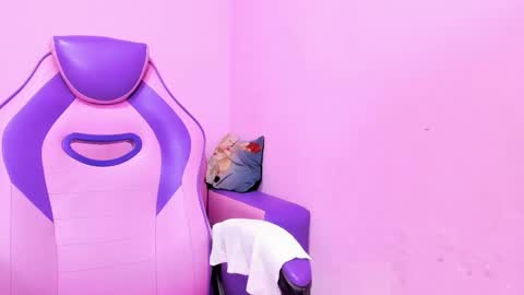 call me mommy online show from September 18, 9:02 pm