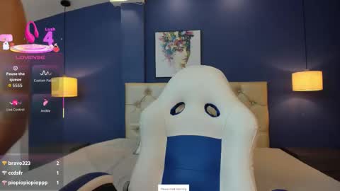 JULIANA online show from October 22, 1:38 pm