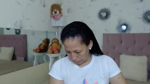 Snapshot of mature_martina_ chatting on January 21, 9:46 pm Martina online show from January 21, 9:46 pm
