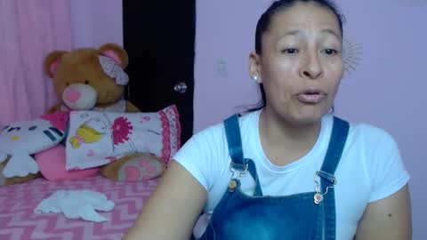 Snapshot of mature_martina_ chatting on January 13, 10:56 pm Martina online show from January 13, 10:56 pm
