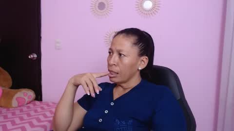 Snapshot of mature_martina_ chatting on January 23, 10:44 pm Martina online show from January 23, 10:44 pm