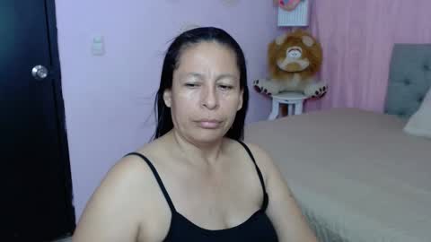 Snapshot of mature_martina_ chatting on October 8, 3:00 am Martina online show from October 8, 3:00 am