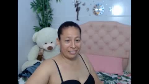 Snapshot of mature_martina_ chatting on September 18, 10:41 pm Martina online show from September 18, 10:41 pm