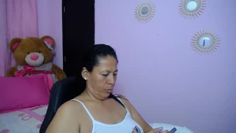 Snapshot of mature_martina_ chatting on February 14, 8:52 am Martina online show from February 14, 8:52 am