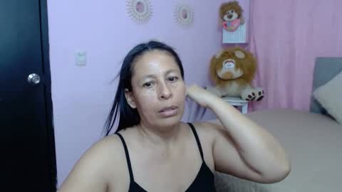 Snapshot of mature_martina_ chatting on October 3, 1:43 am Martina online show from October 3, 1:43 am
