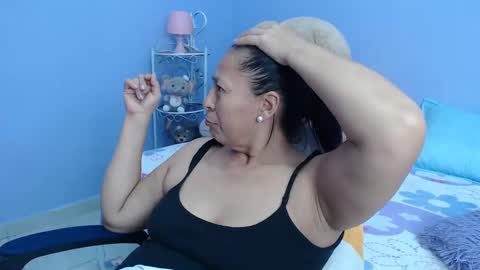 Snapshot of mature_martina_ chatting on February 23, 3:39 am Martina online show from February 23, 3:39 am